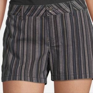 A.N.A Black Mid-Rise Twill Shorts - Size 16